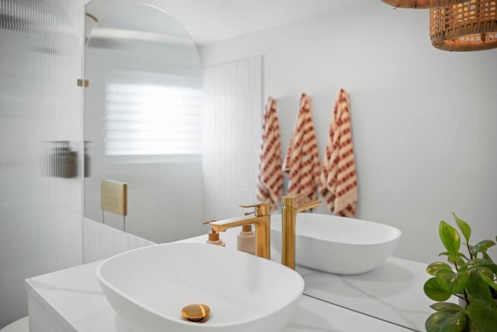 Vibes At Five Noosa Apartment Noosaville Luaran gambar