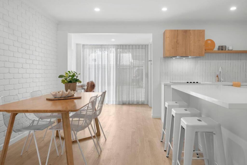 Vibes At Five Noosa Apartment Noosaville Luaran gambar